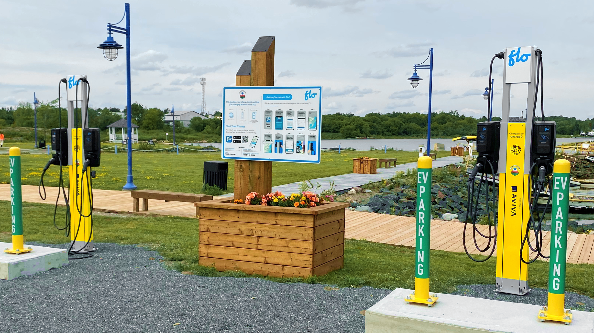 Une borne de recharge pour véhicules électriques du programme « Changez, rechargez » installée dans la ville de Thessalon, en Ontario. Photo : gracieuseté de la ville de Thessalon.